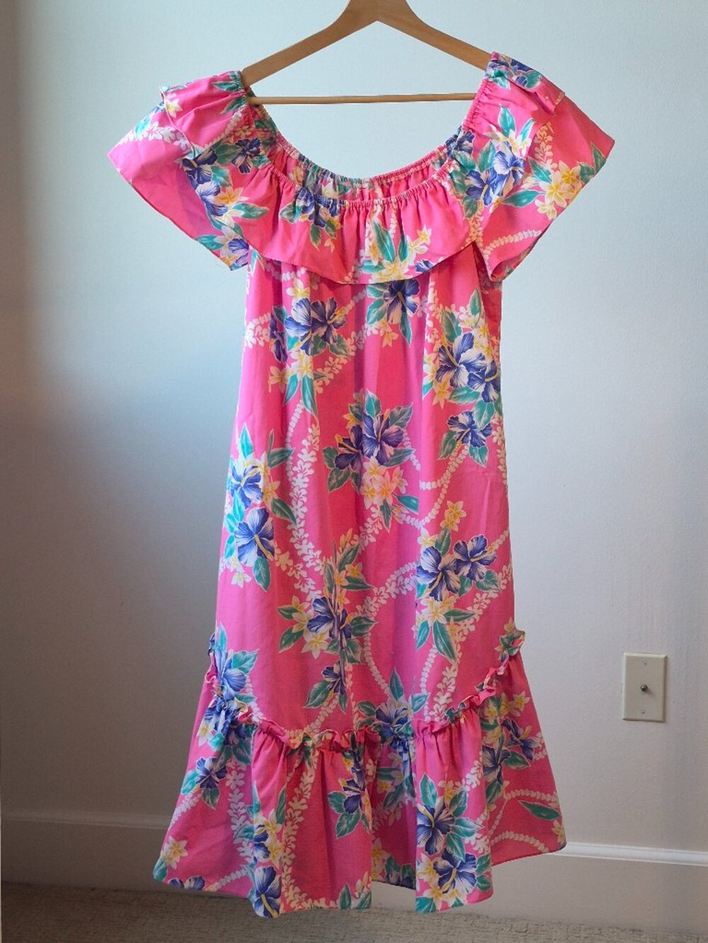 Kole Kole Hawaii  Dress S Made USA Tropical Pink Floral Ruffle Muumuu Pockets
